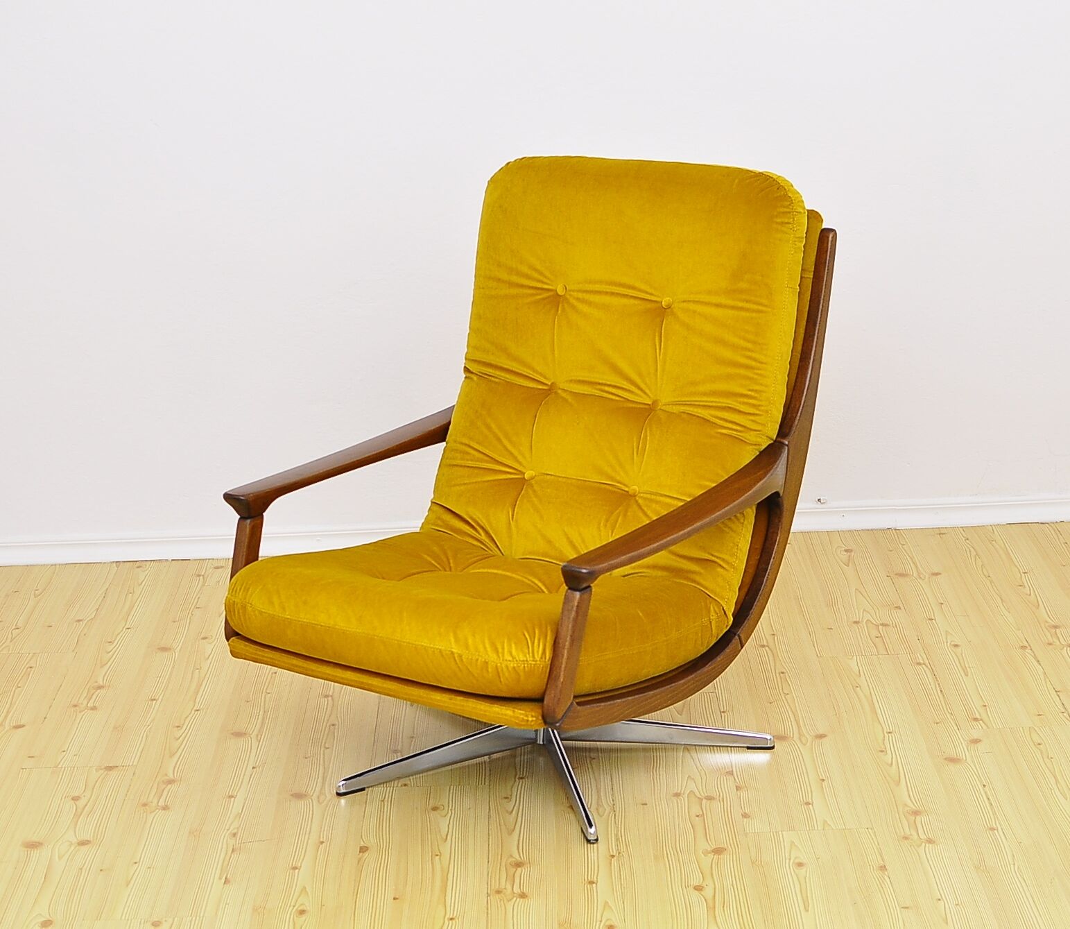 Fauteuil pivotant en velours, années 1970