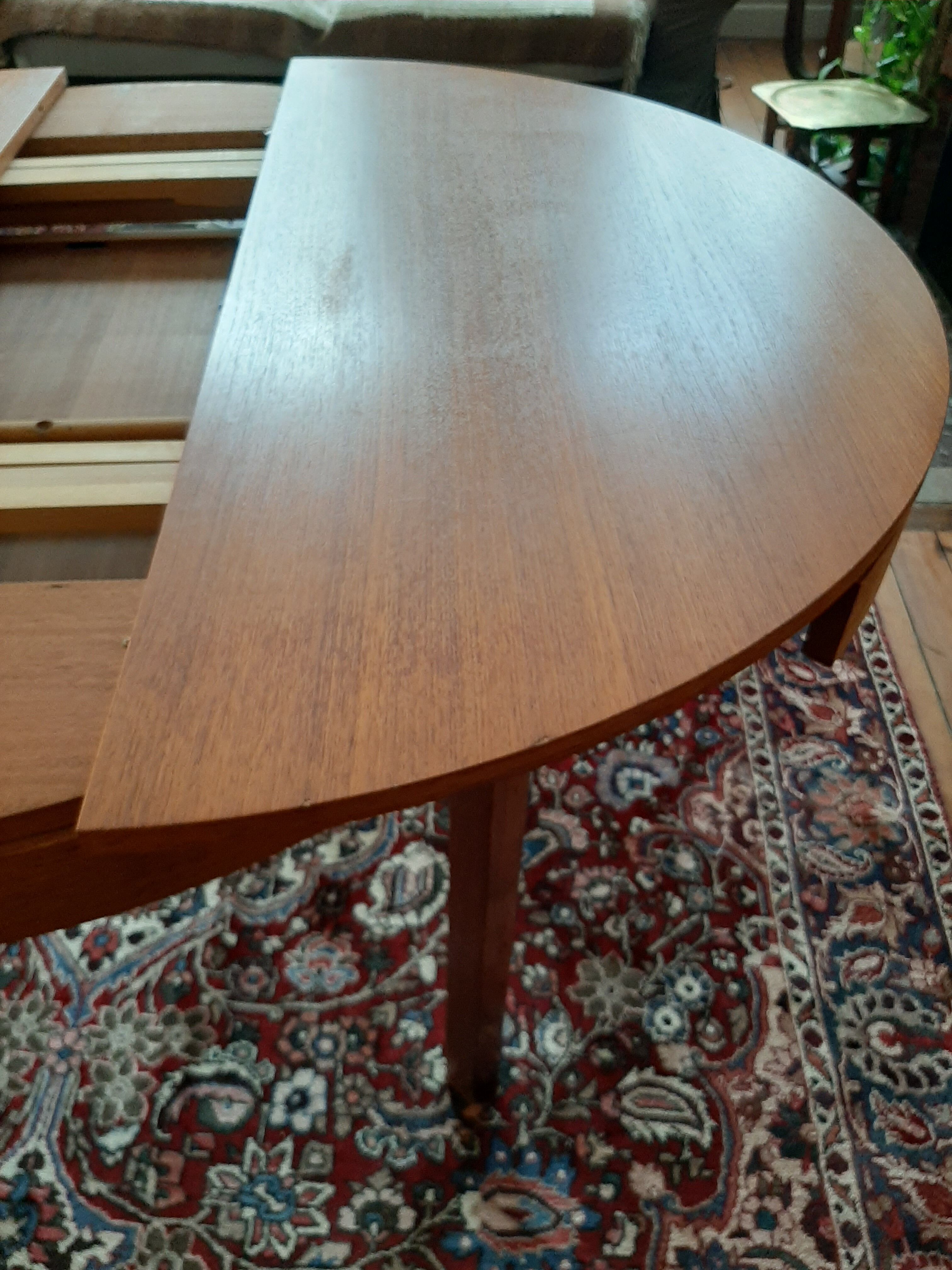 Table ronde extensible scandinave teck vintage