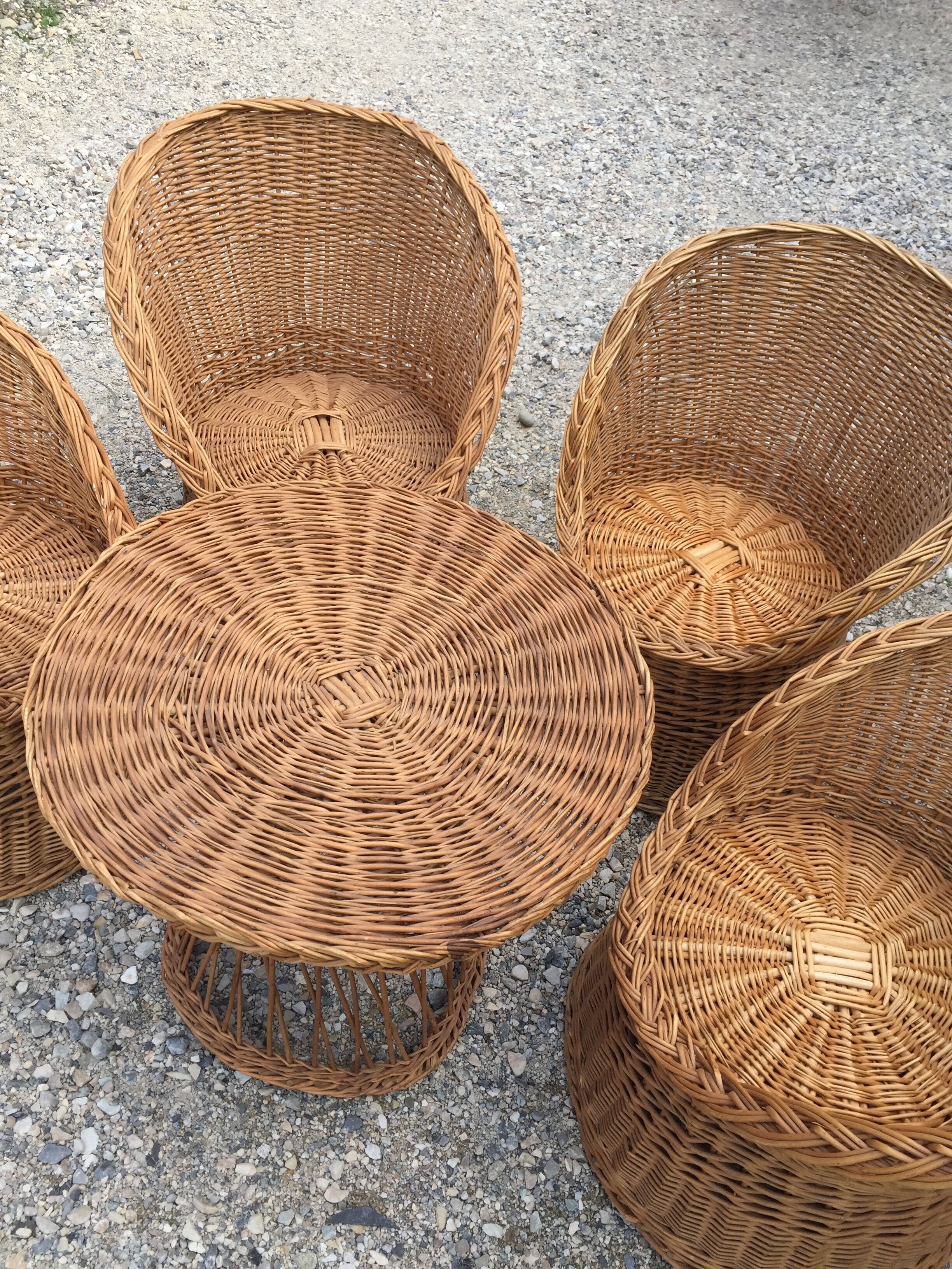 Wicker lounge