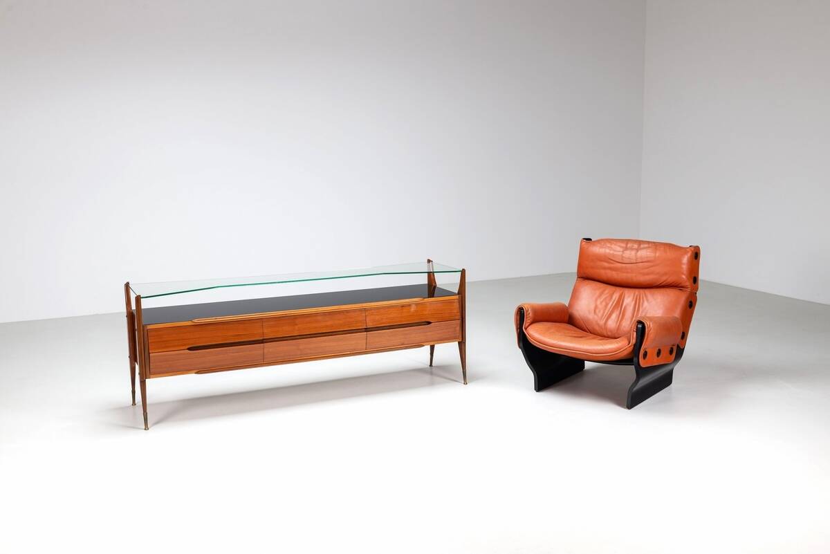 Buffet italien en noyer G. Cecchini e C. Cantu Italie 1950