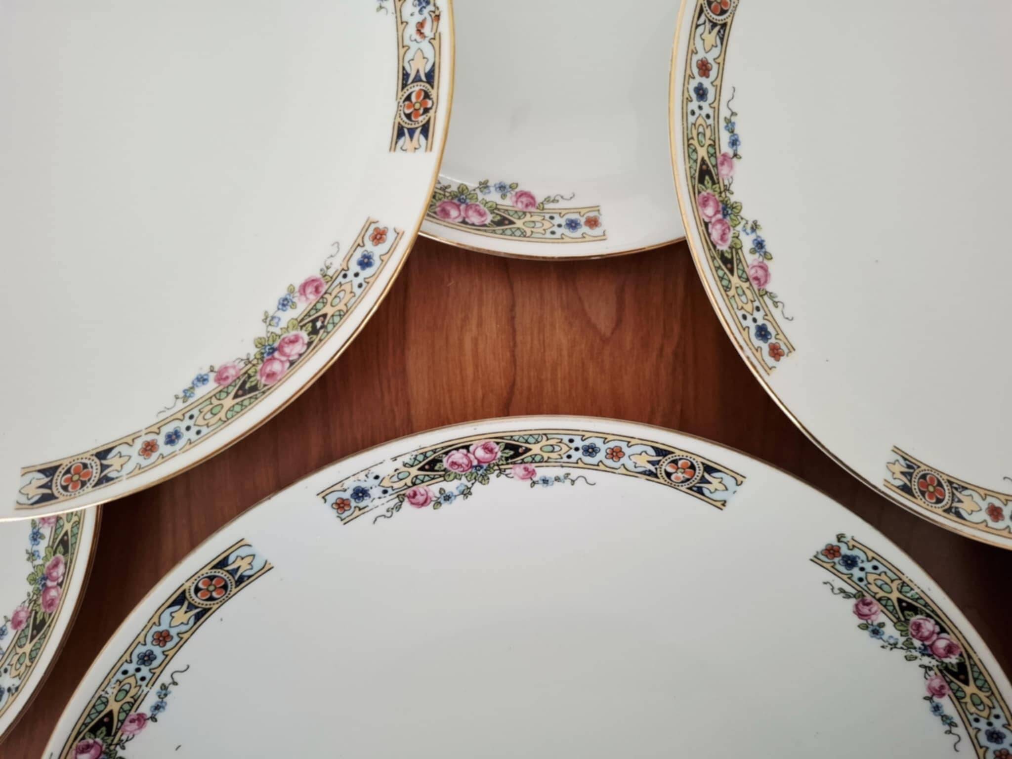 A Bavarian Porcelain Dessert Service