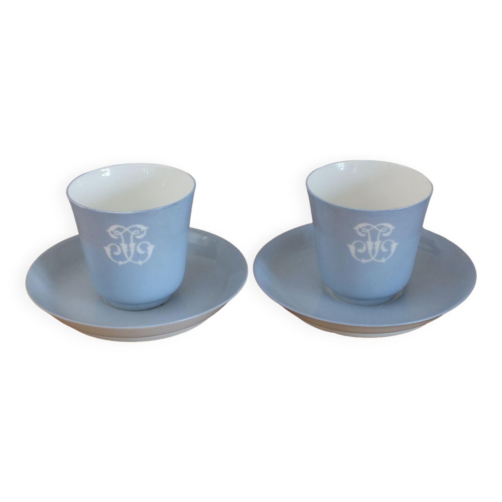 Pair of cups in porcelain de Sèvres XIXth