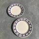 2 dessert plates