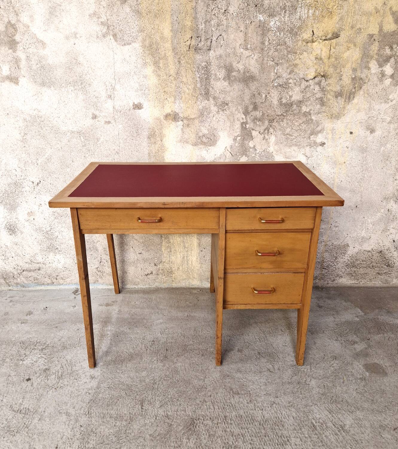 Vintage scandinavian office