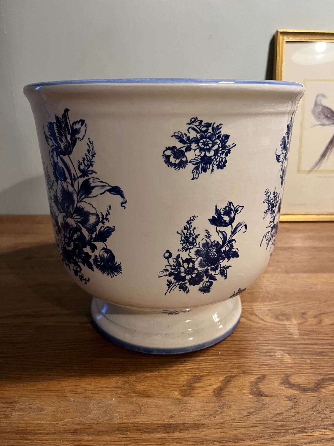 Italian Capodimonte flowerpot