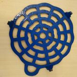 Enamelled cast iron trivet