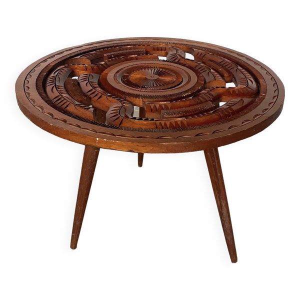 Table basse années 60 tripode bois ciselé — Beyit