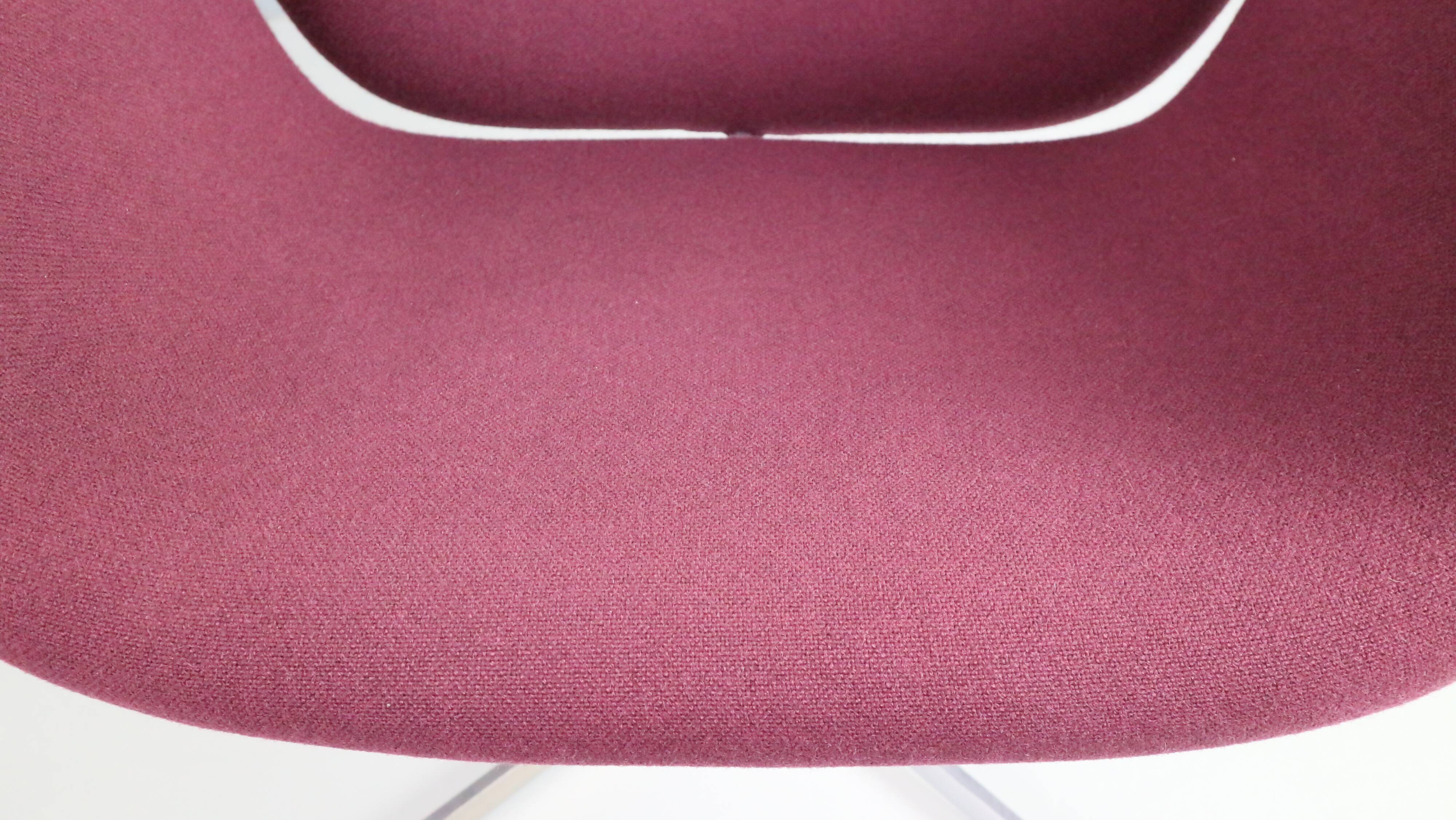 Pierre Paulin Purple Lounge Chair "Big Tulip" F551 & Ottoman, 1960's