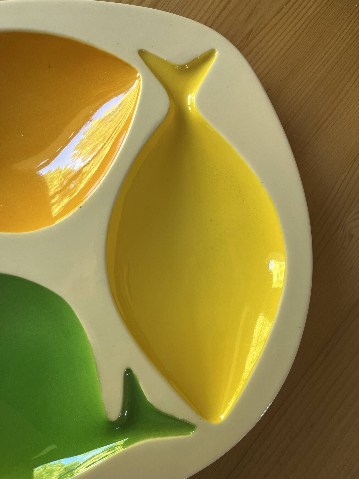 Saint Clément compartment dish from the 1950s-60s.