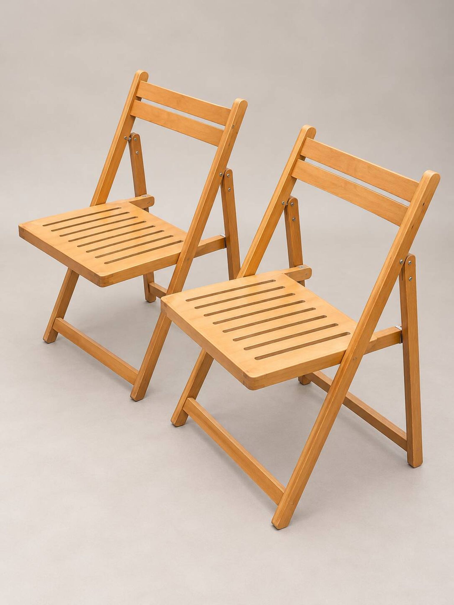Chaise pliante en bois naturel – Assise ajourée