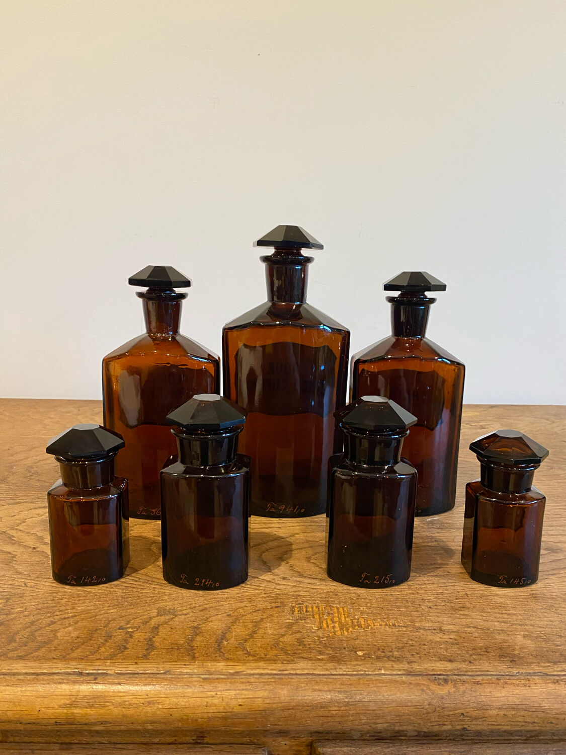 Set of 7 apothecary bottles