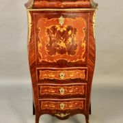 Secrétaire de dame marqueté galbé de style Louis XV