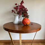 Round pedestal table