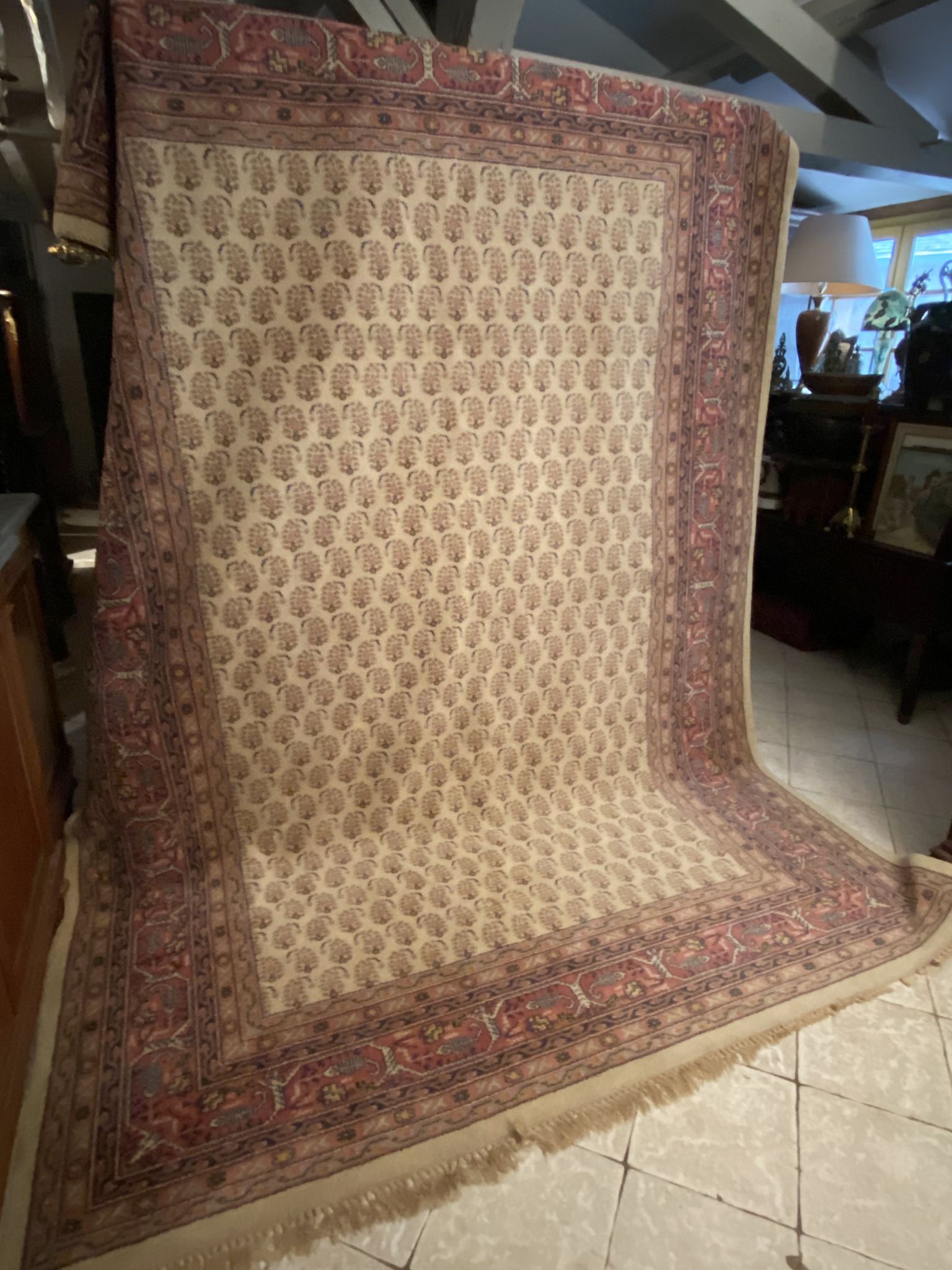 Tapis d'Orient en laine entièrement réalisé à la main