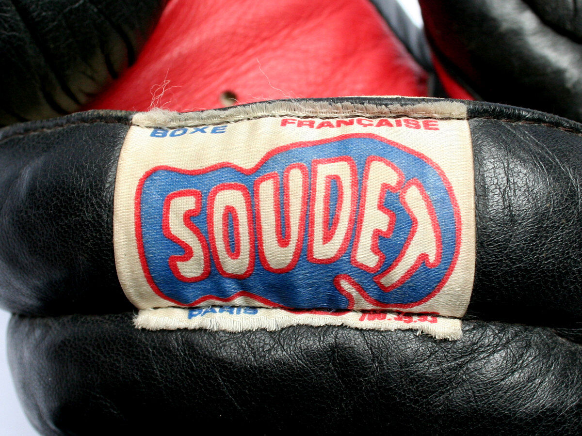 Pair of gloves French boxing in leather, brand Soudet, 70s vintage