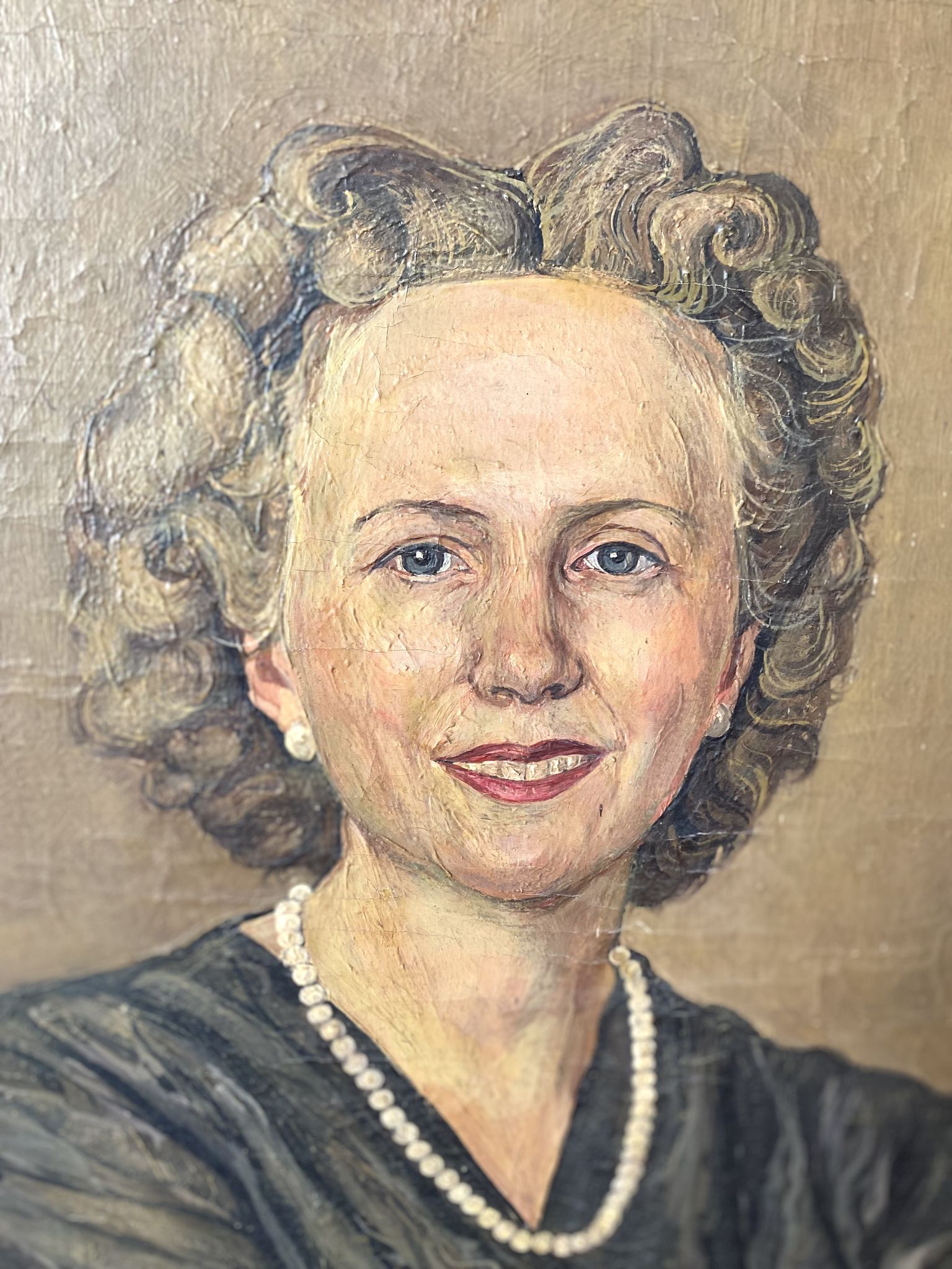 Oil portrait on canvas of an elegant vintage woman 50s