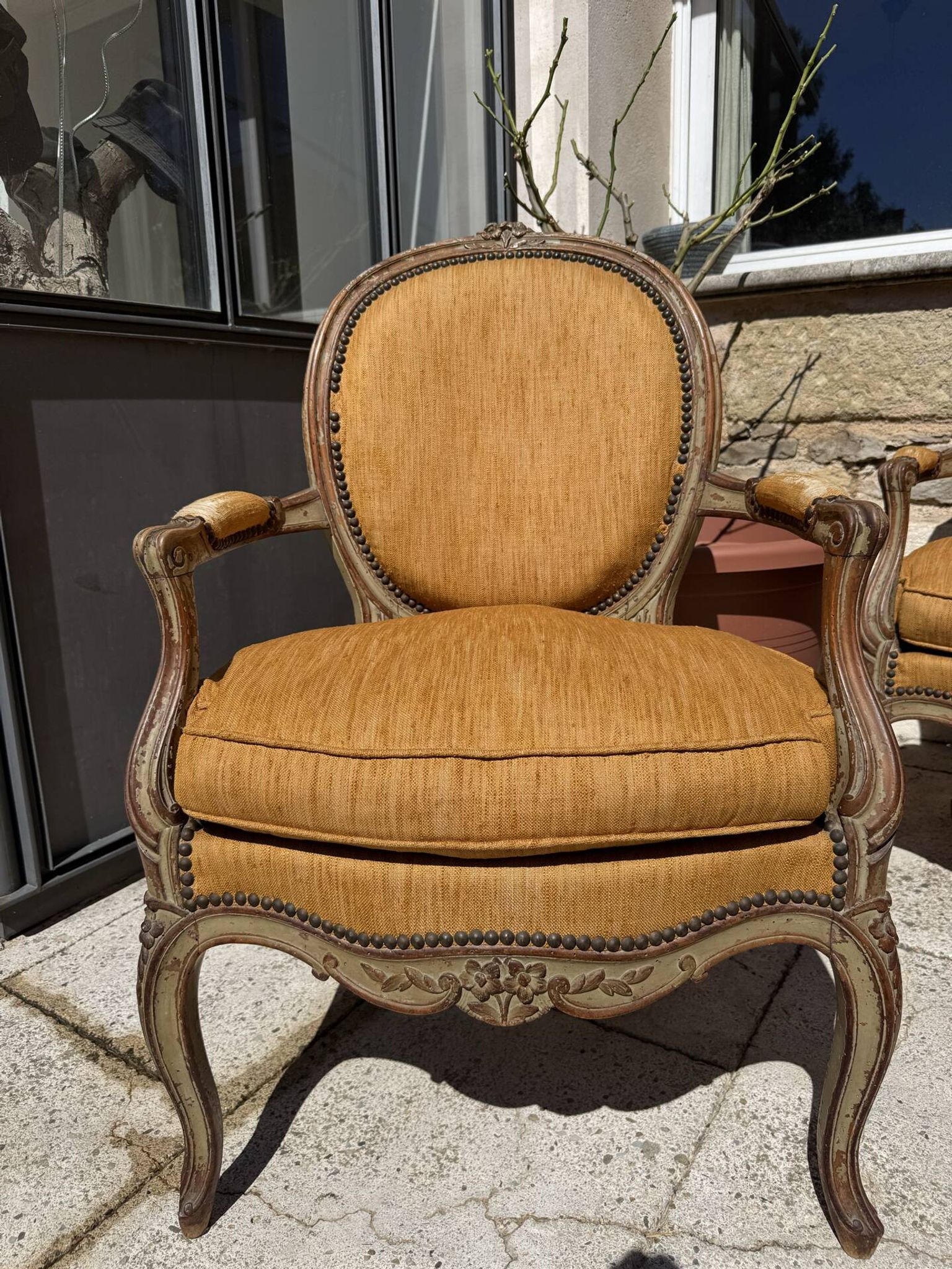Set of four cabriolet armchairs from the late 19th century in Louis XV style.