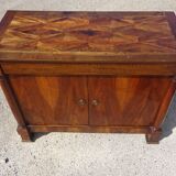 Buffet Empire, plateau en losanges, marqueterie de bois