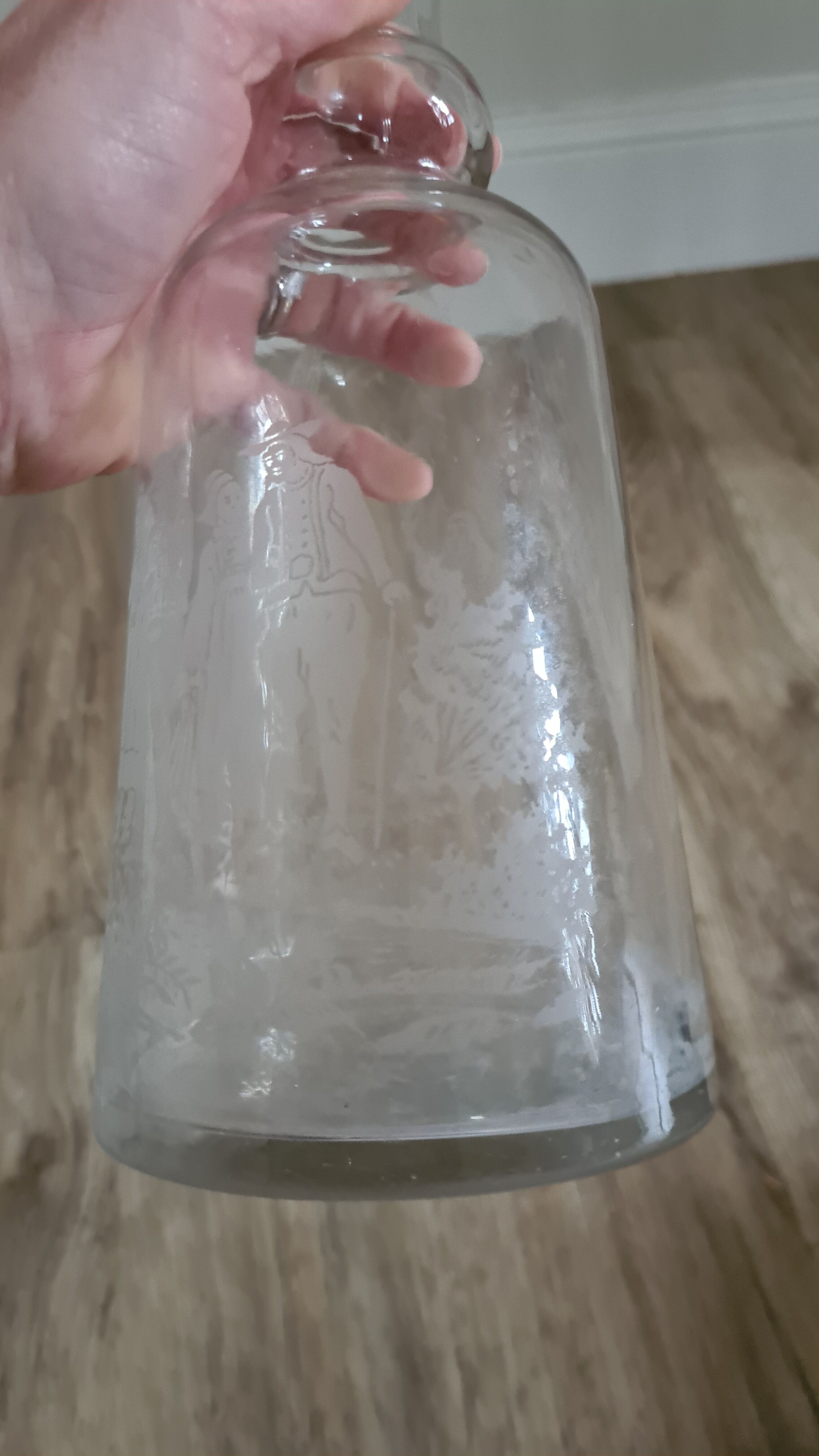 Glass decanter with character designs