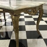 Table basse en marbre, pieds style Louis XV
