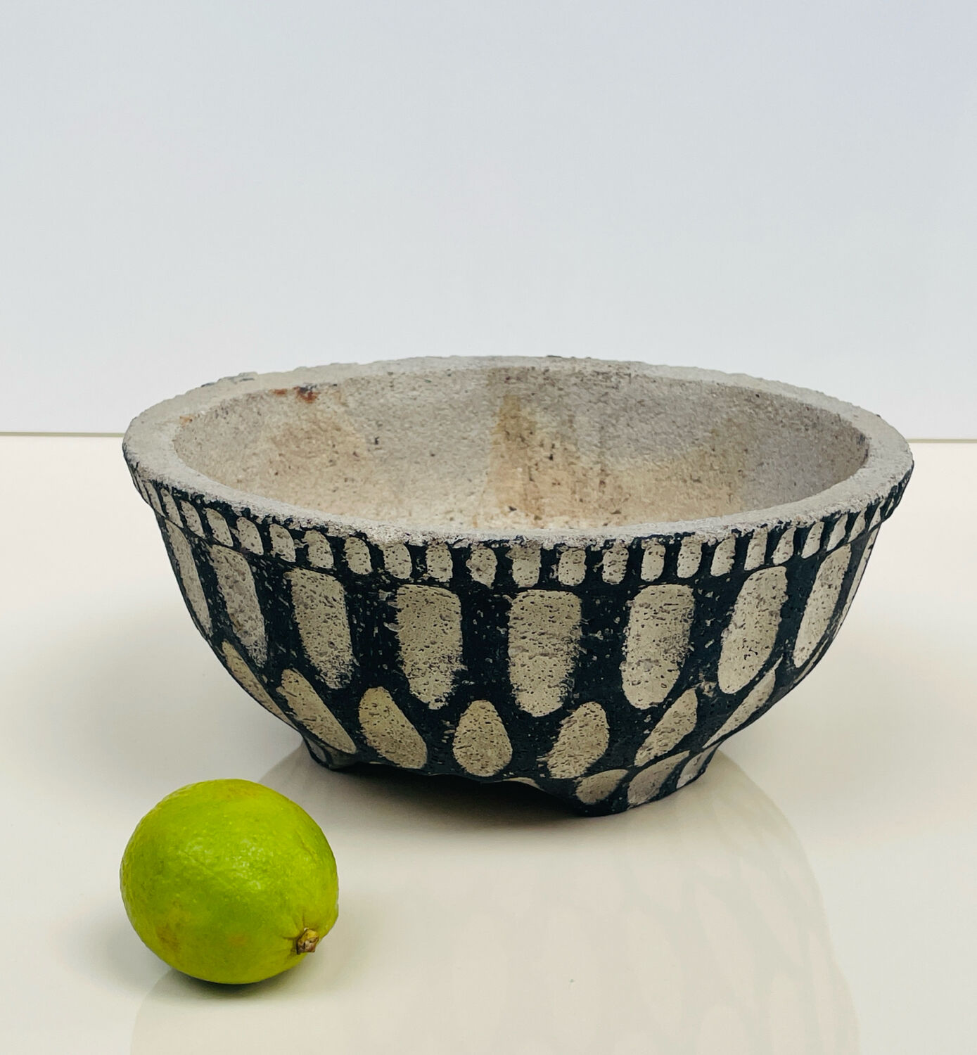 Cache-pot or planter in cement - tripod, brutalist - 1950