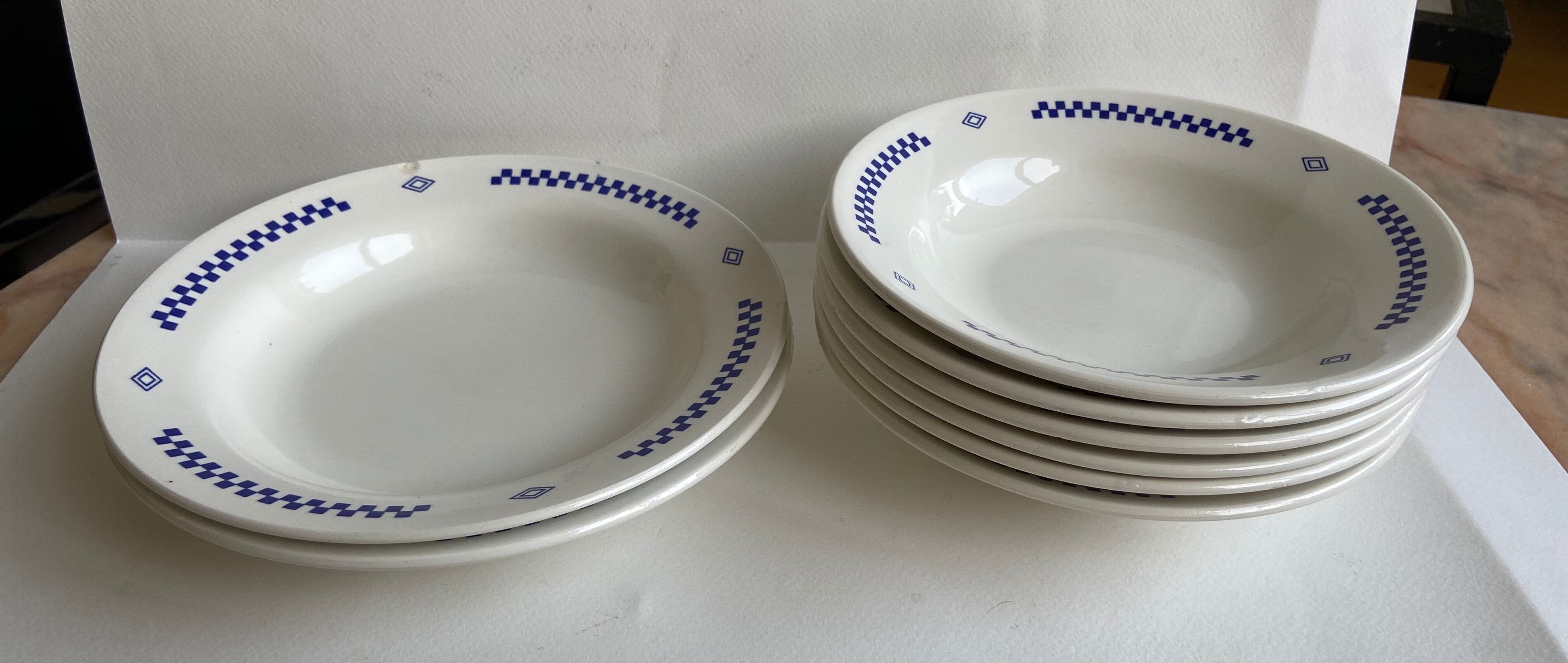 Set of 8 Lustucru hollow plates