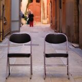 Vintage look folding chair