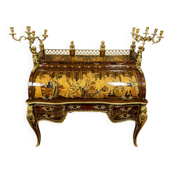 Bureau à cylindre de style Louis XV richement marqueté