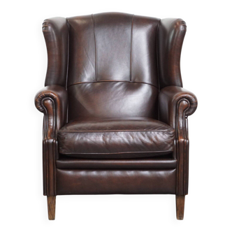 Très beau fauteuil à oreilles en cuir de vachette de style anglais