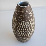 Brutalist Scandinavian modernist ceramic vase by Mari Simmulson for Upsala Ekeby, Sweden, 1970s.