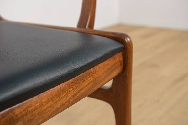 Chaises de salle à manger danoises par Ole Wanscher pour Poul Jeppesens Furniture Factory.