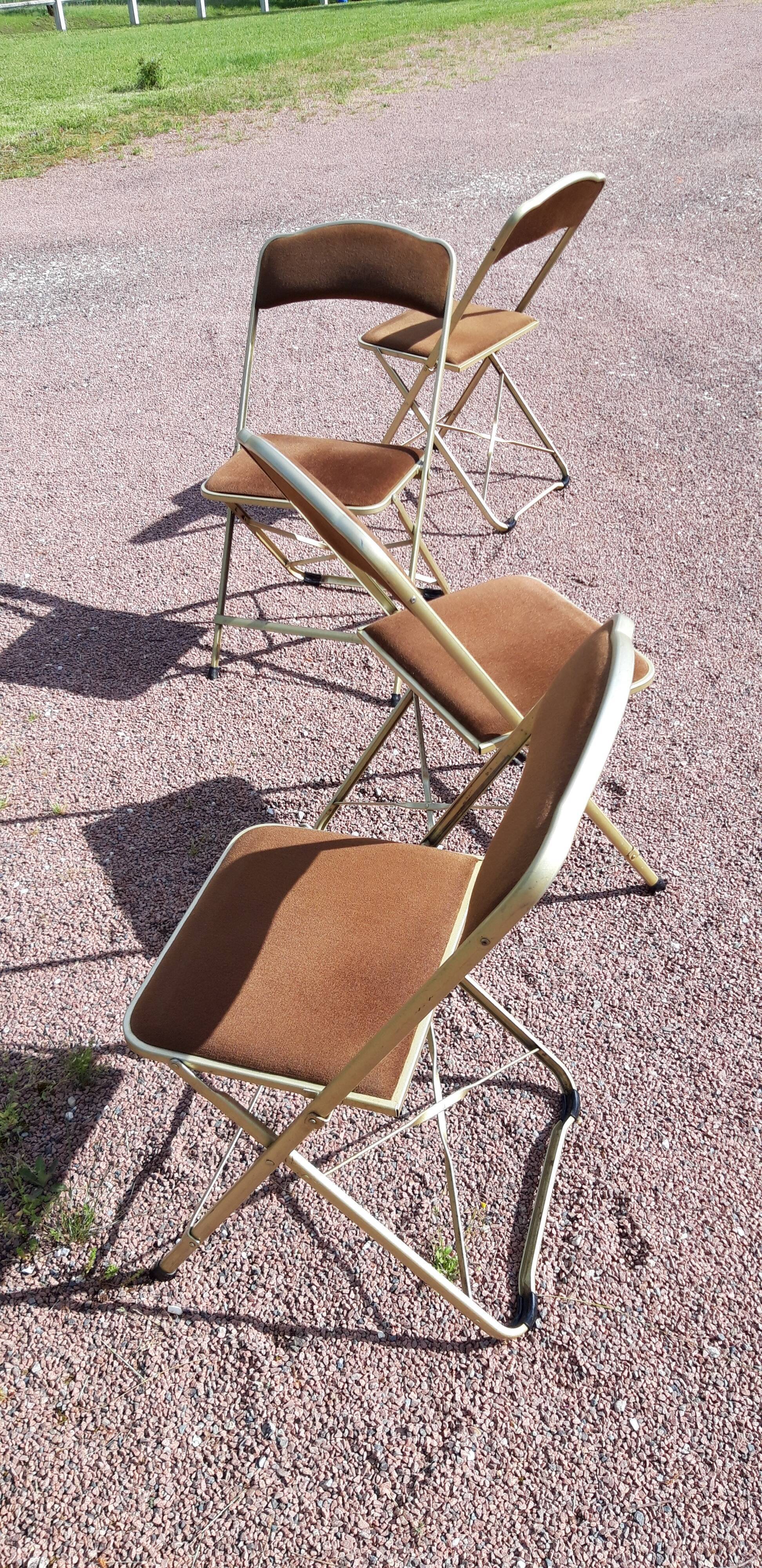 Set of 4 folding chairs