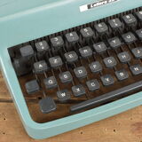 Lettera 32 typewriter.
