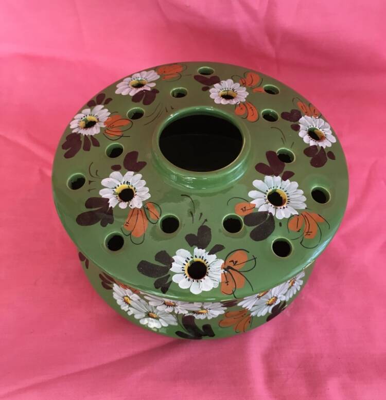 Flower pick in earthenware, early 20th century, handmade floral decoration