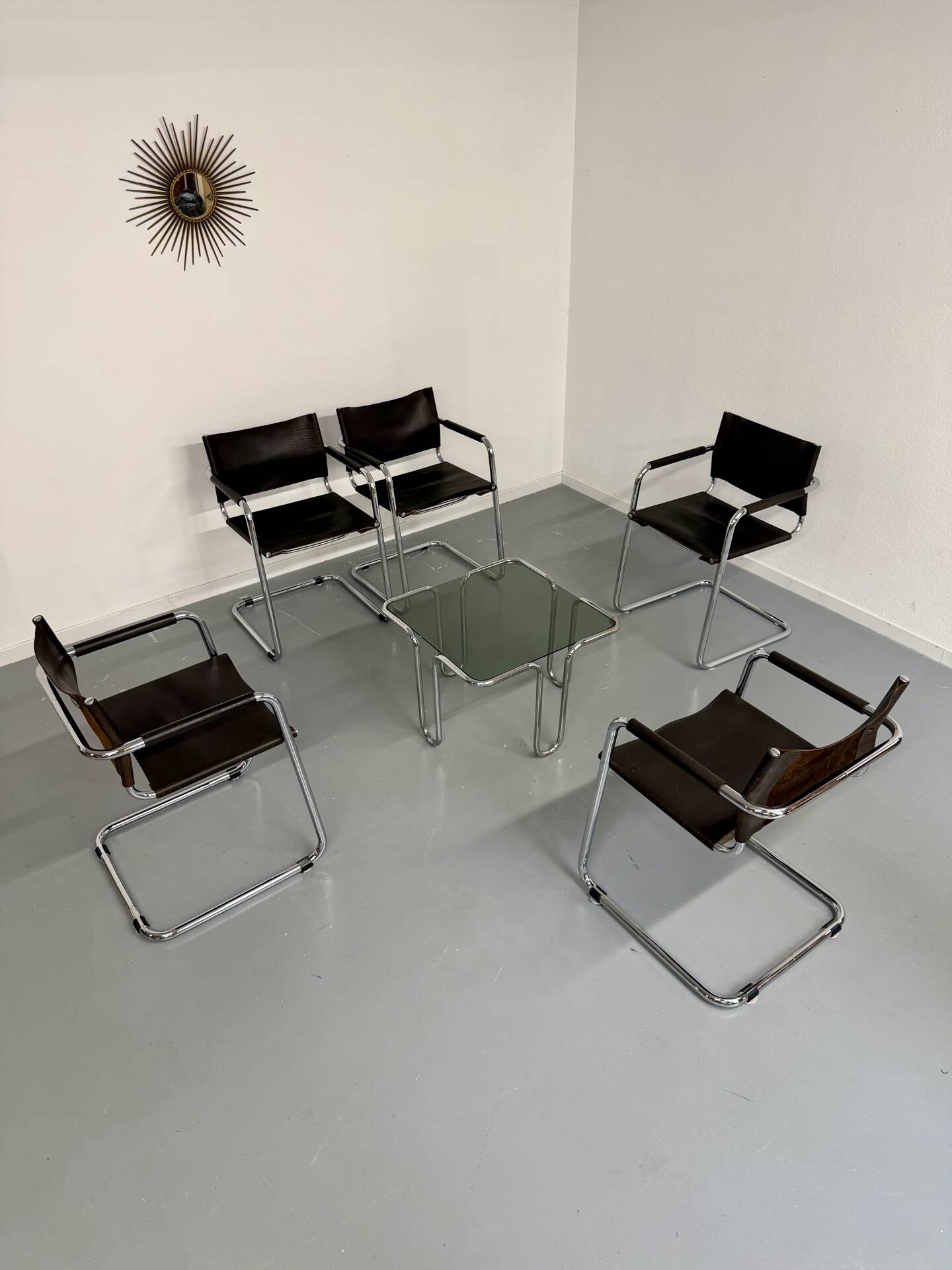 Lot of 5 tubular metal leather chairs, Bauhaus design, vintage 1970s.