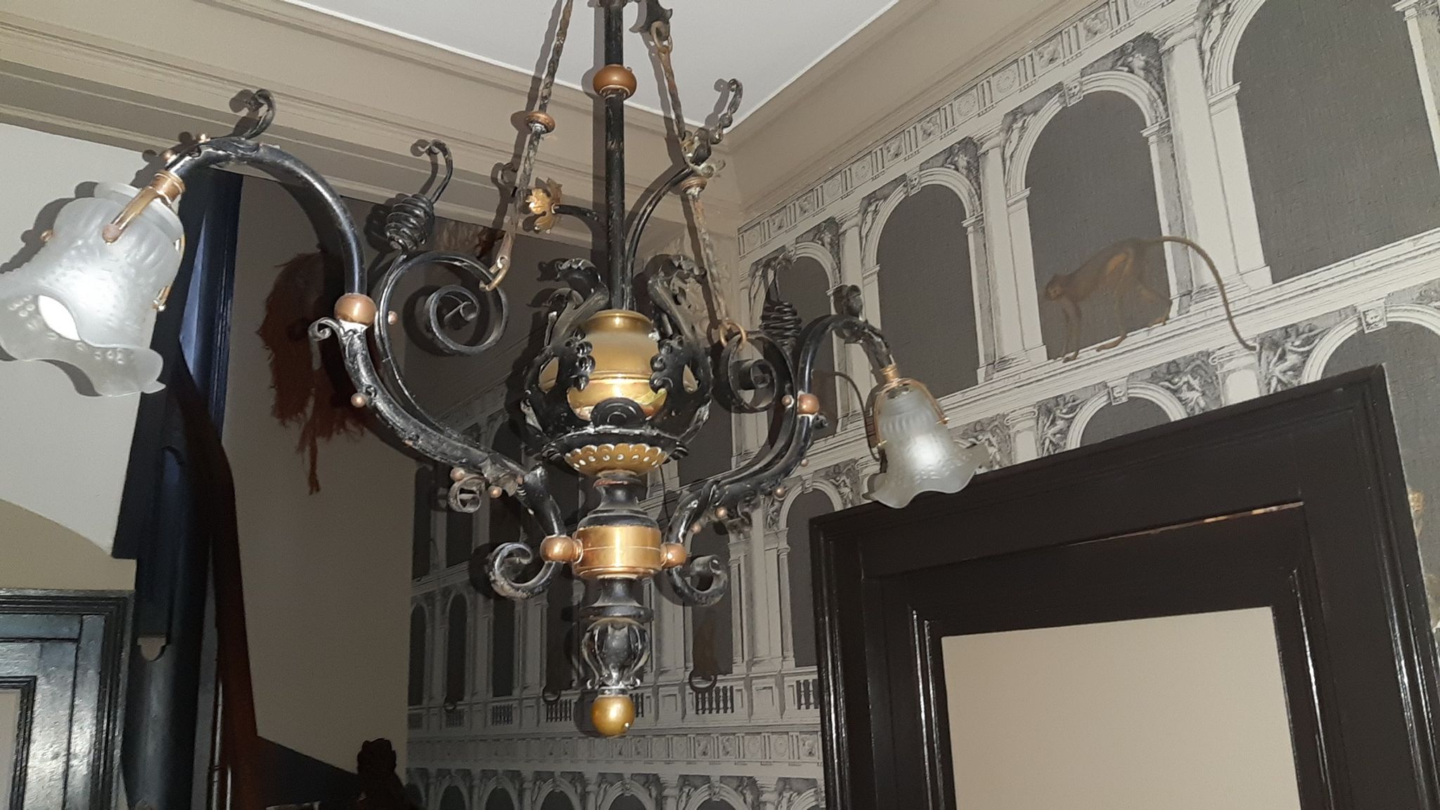Lustre néo gothique