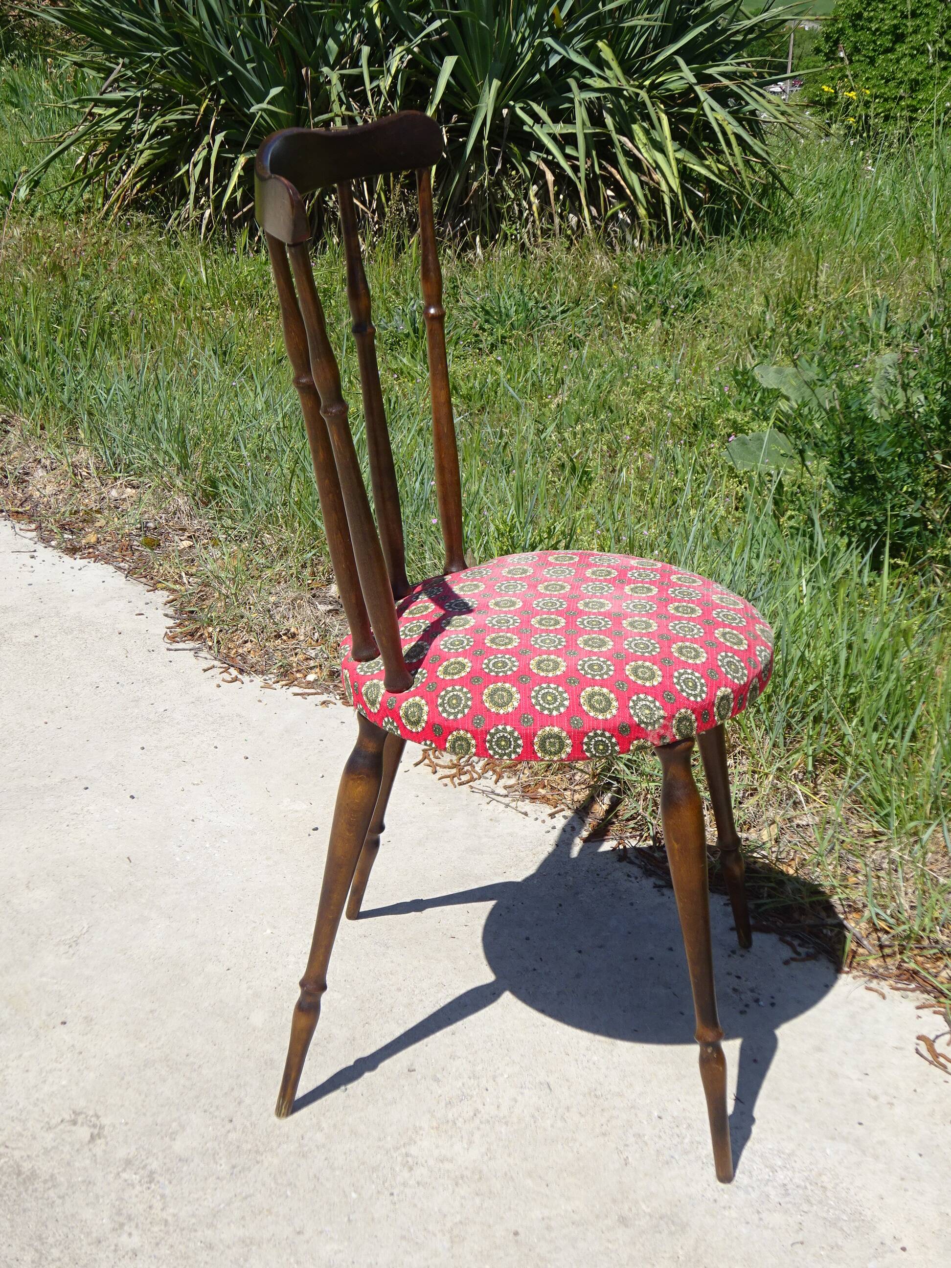 Chairs with splayed legs, vintage models