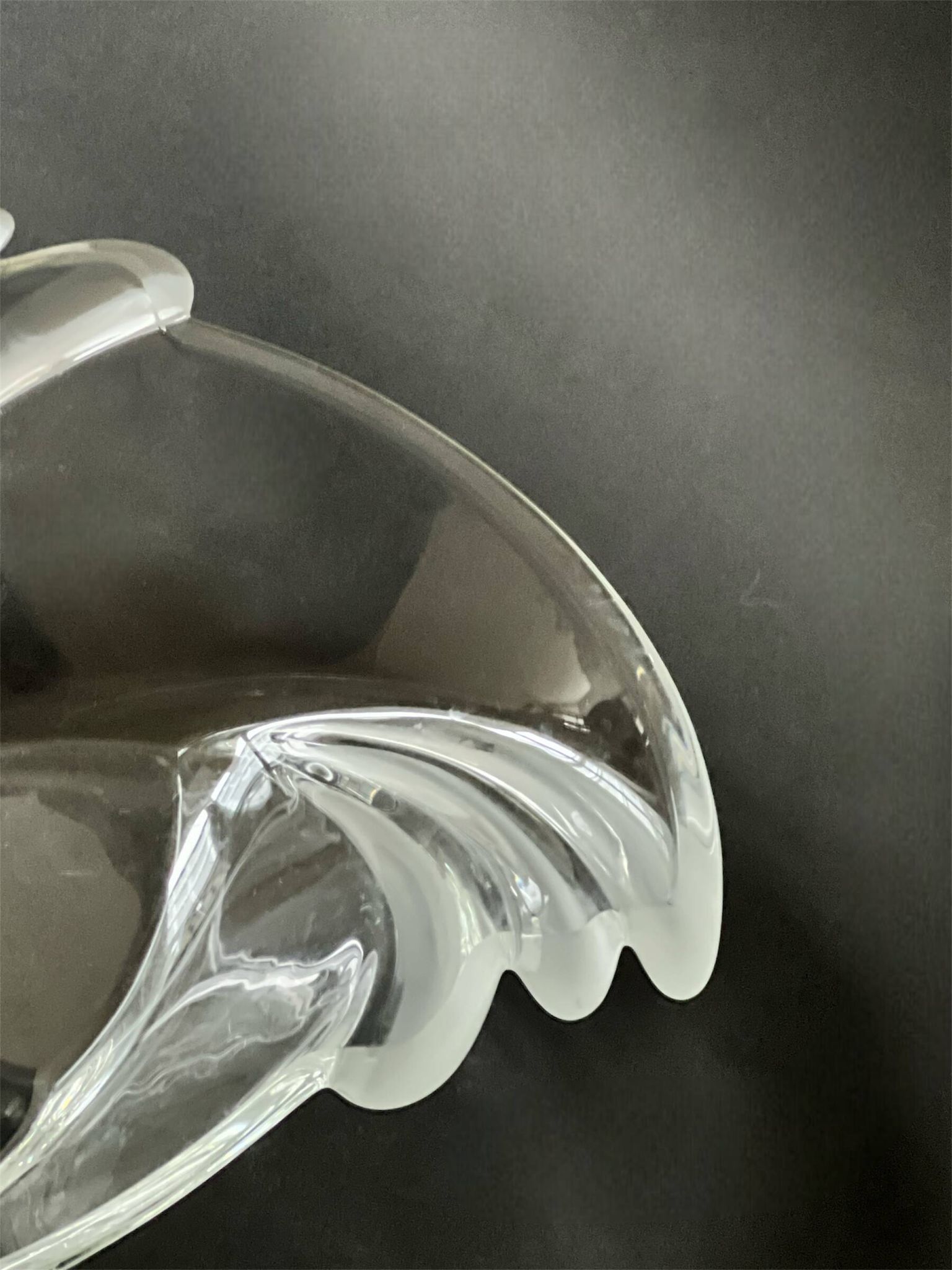 Grande corbeille ou vide poche en verre cristallin Art Déco