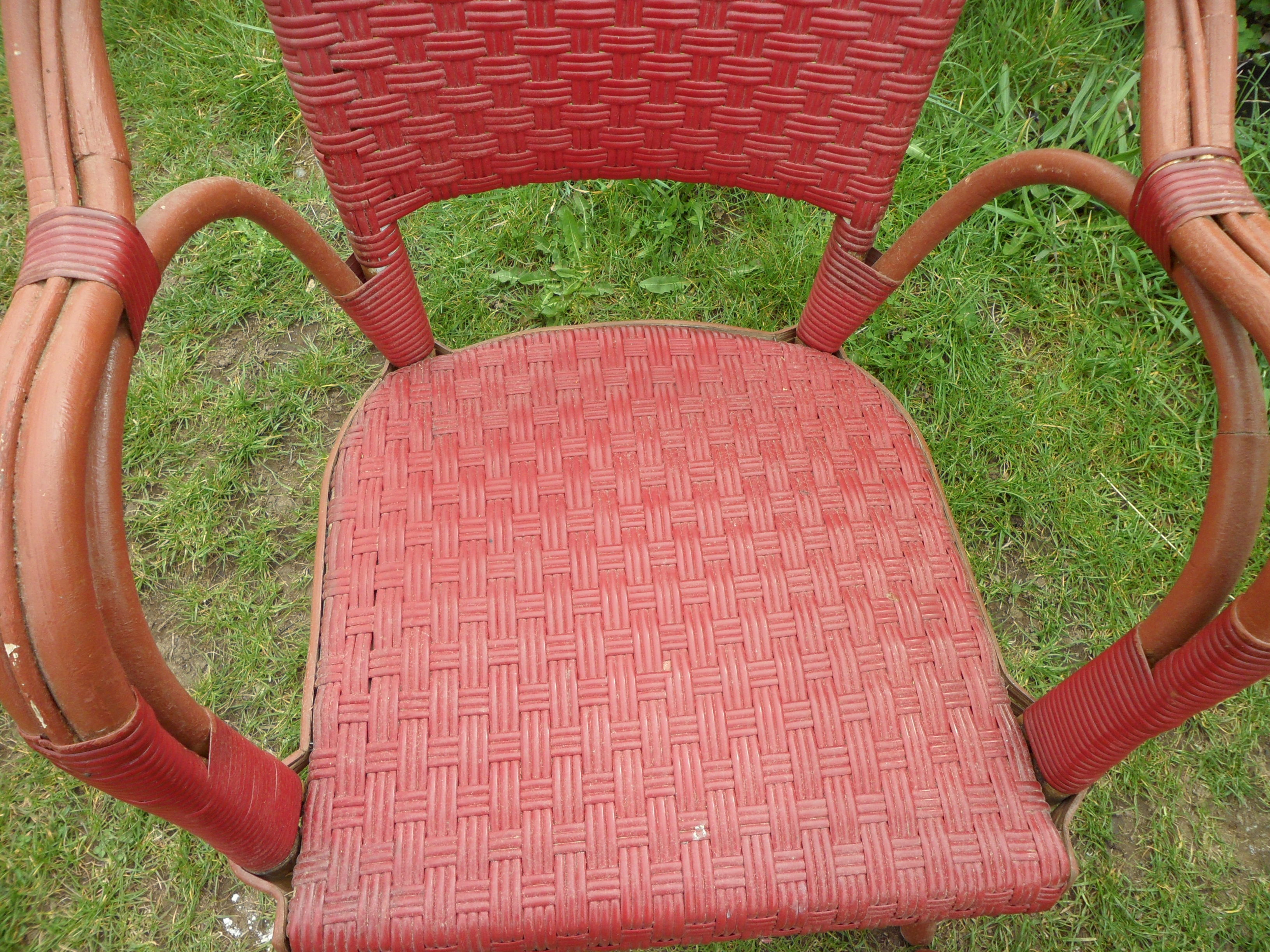 4 red and green garden chairs
