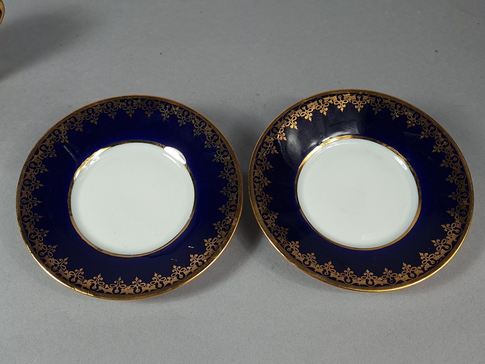 2 coffee cups shape Limoges porcelain litron, blue oven SB
