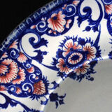 Assiette en faïence bleue et rouge de Gien du 19ème siècle