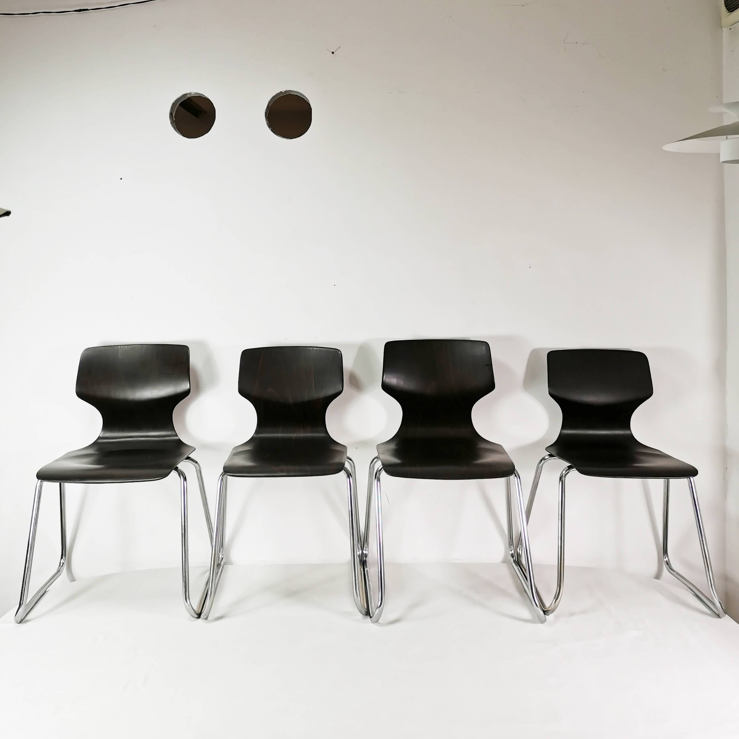 Un ensemble de chaises modernistes Pagholz Flototto, Allemagne, années 1970.