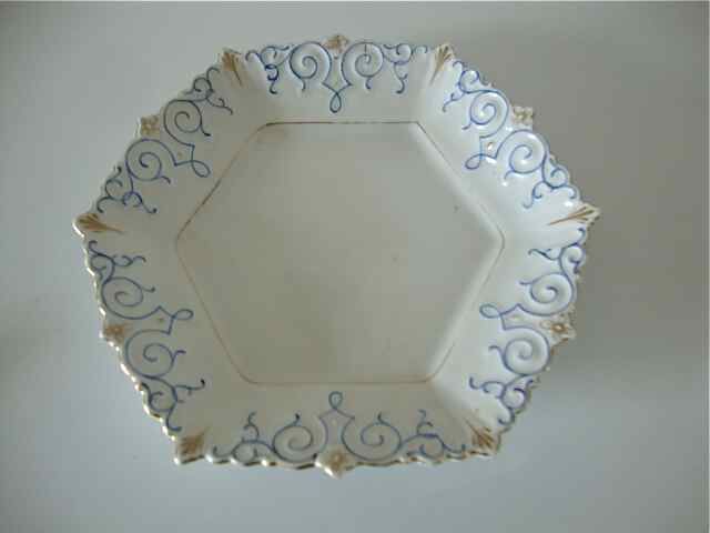Open porcelain fruit cup