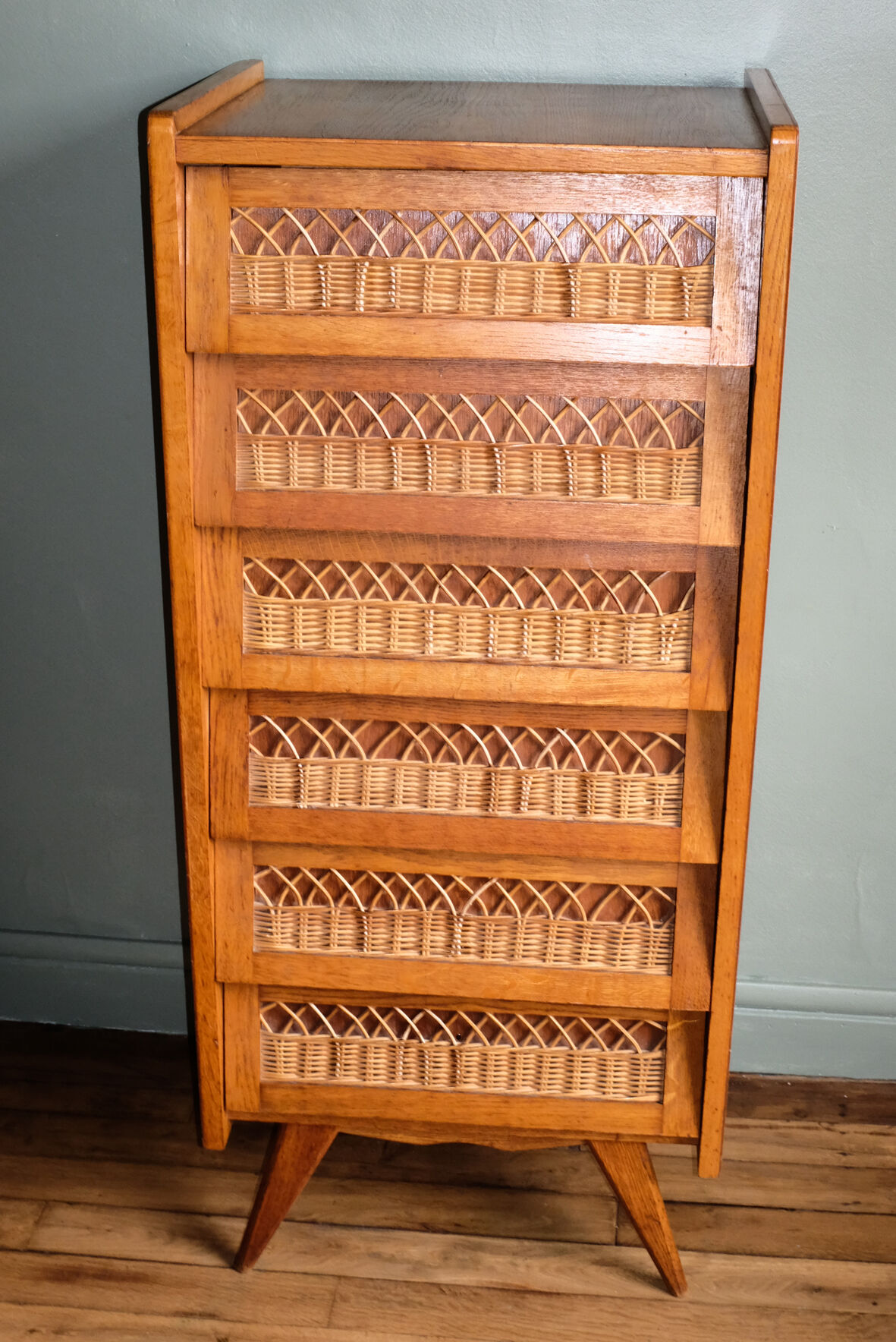 Dresser chest of drawers