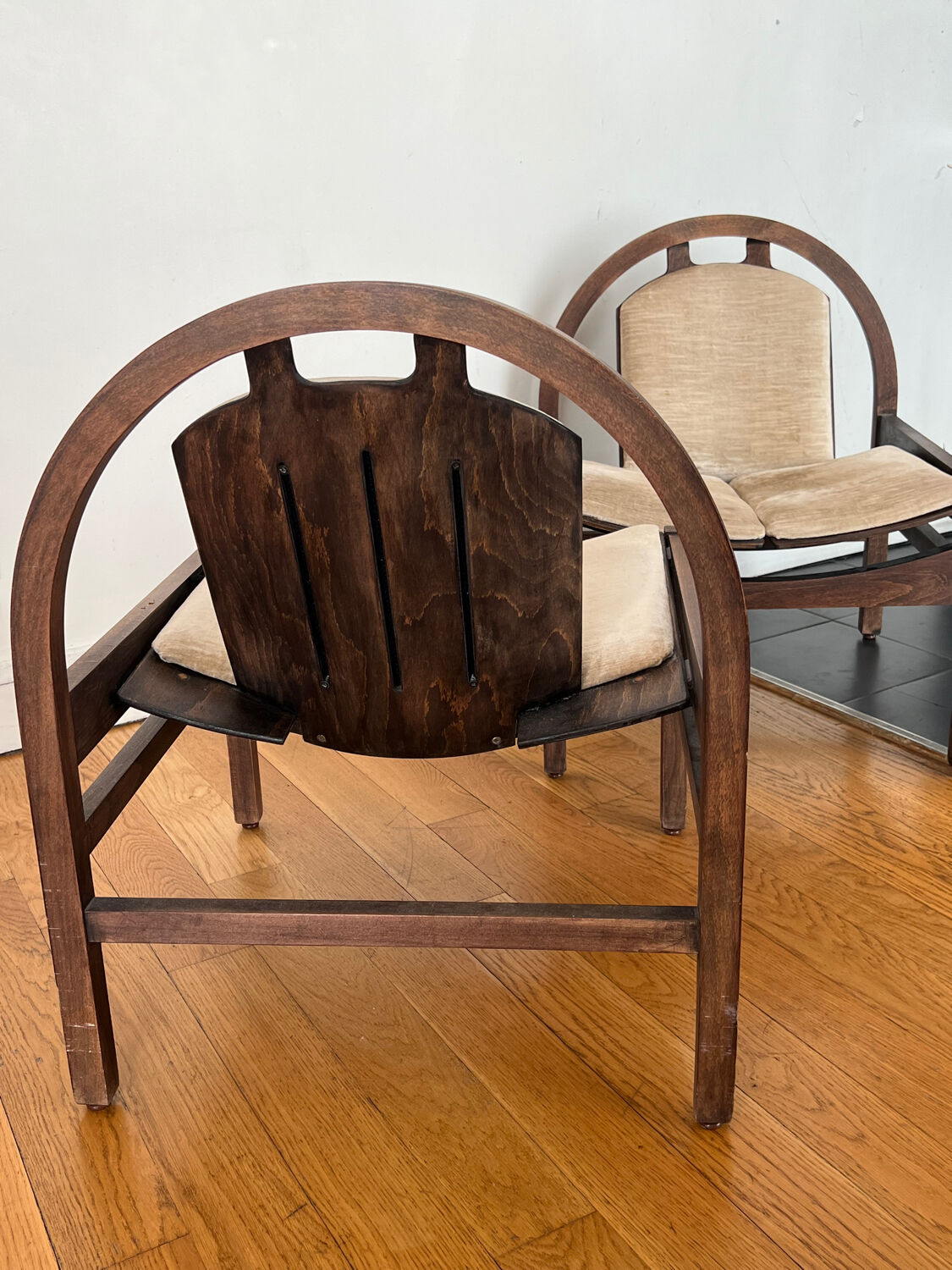 Paire de fauteuils Baumann