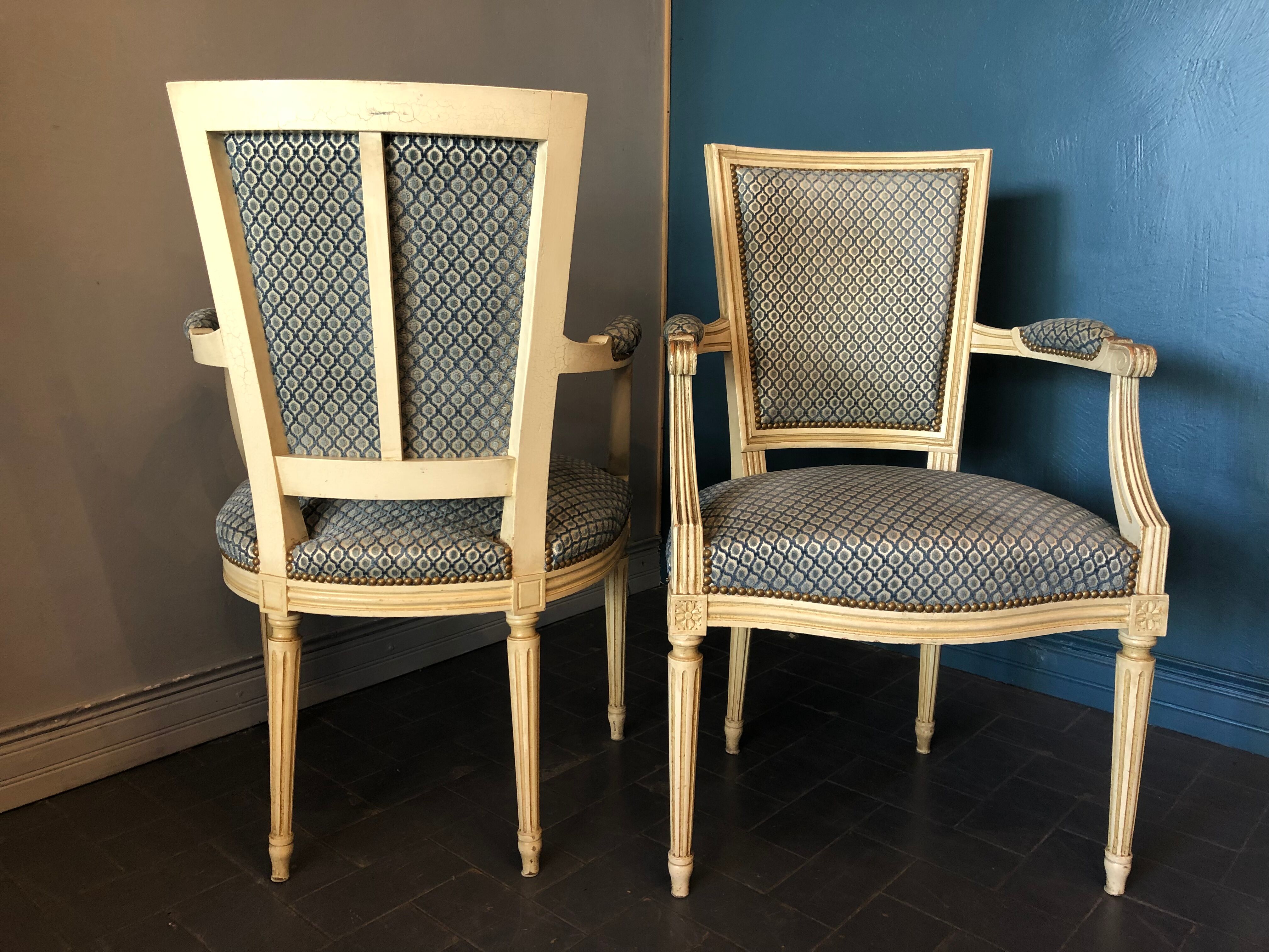 Duo de fauteuils anciens