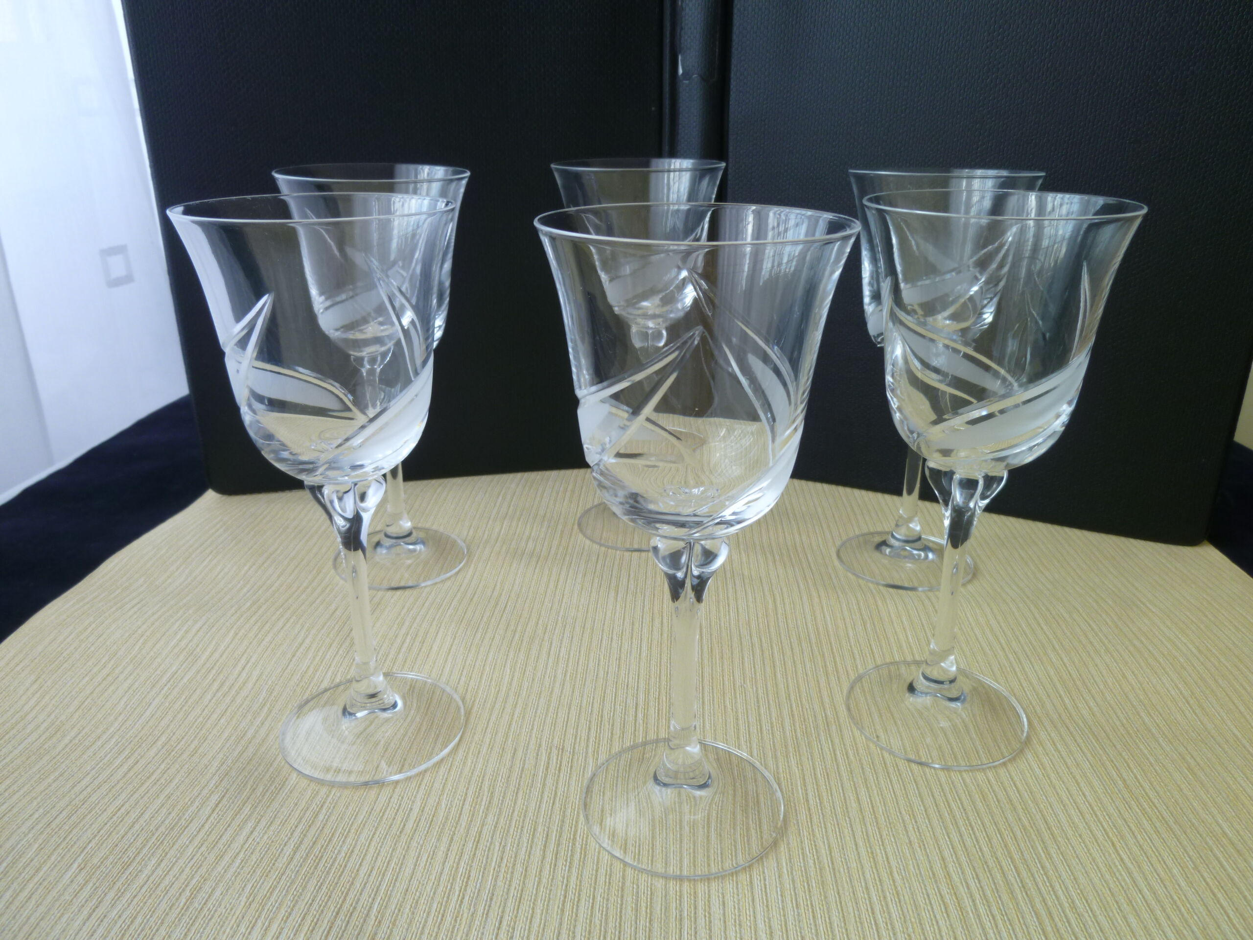 Set of 6 red wine glasses