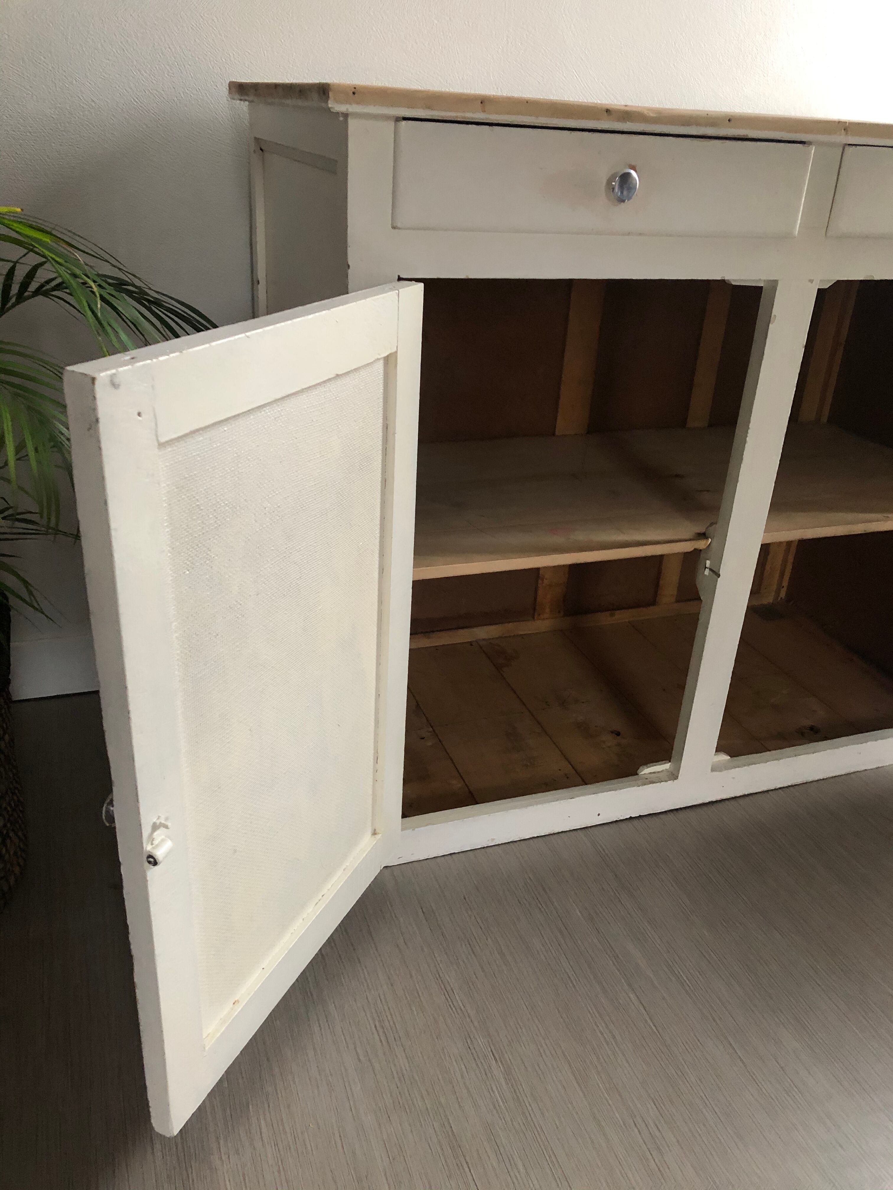 Parisian buffet patinated