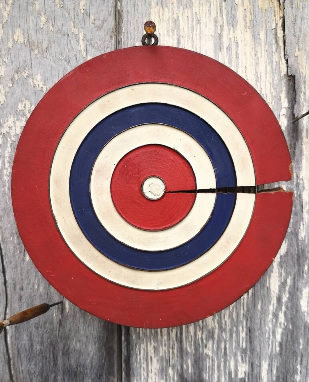 Old target darts game