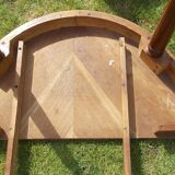 Extendable dining table